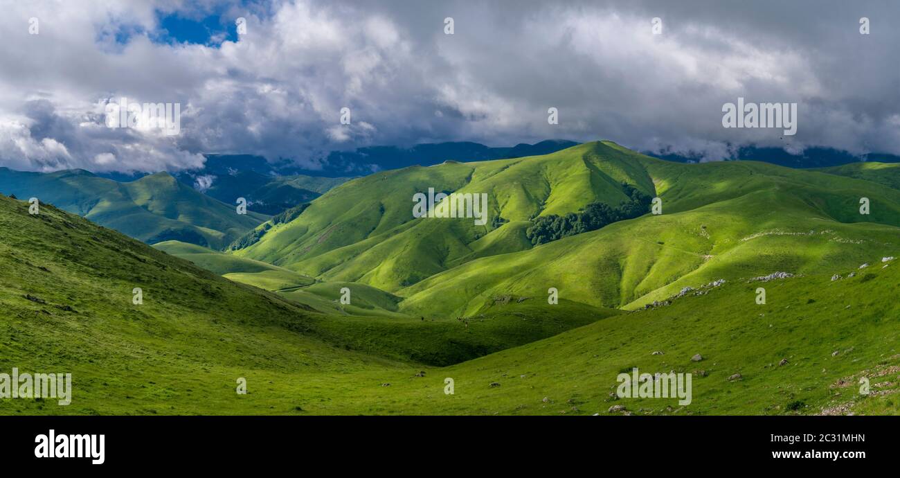 Paysage avec Urculu, montagnes de l'Iraty, pays Basque, Pyrénées-Atlantique, France Banque D'Images