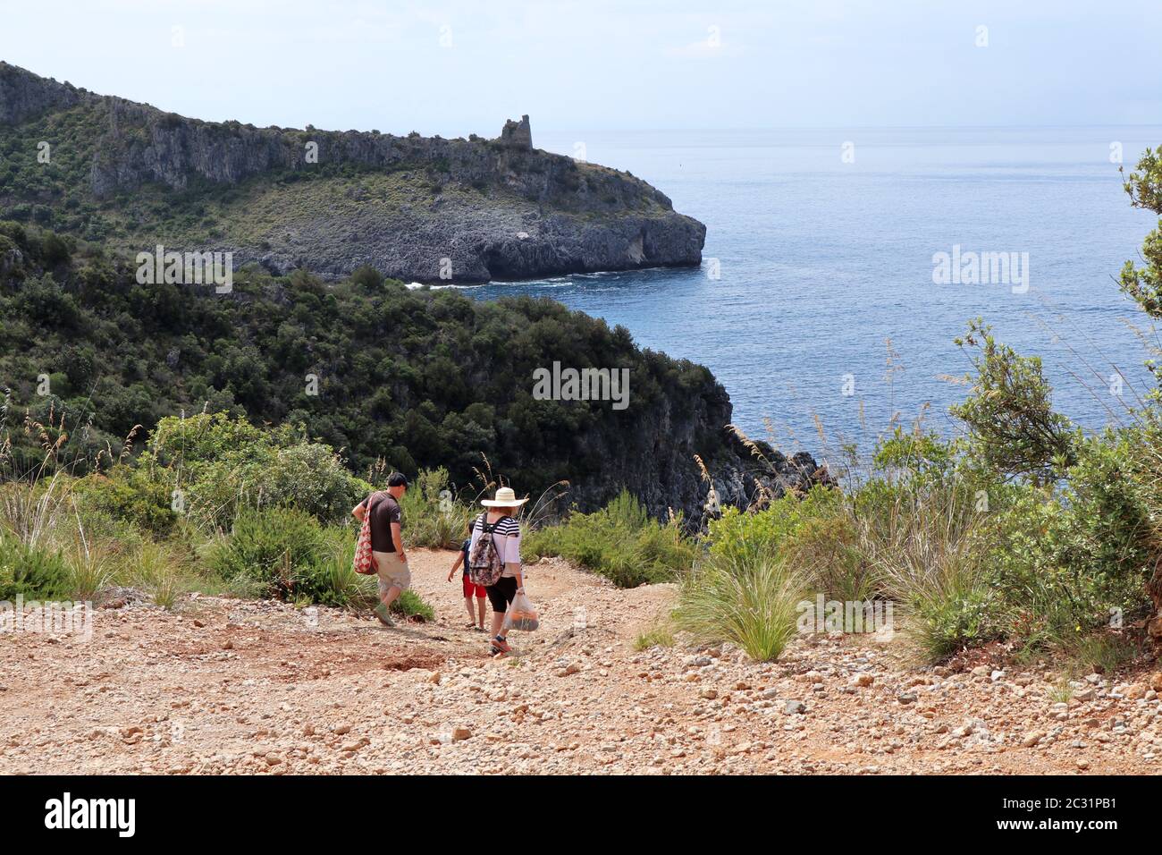 Marina di Camerota - Turisti par Cala Pozzallo Banque D'Images