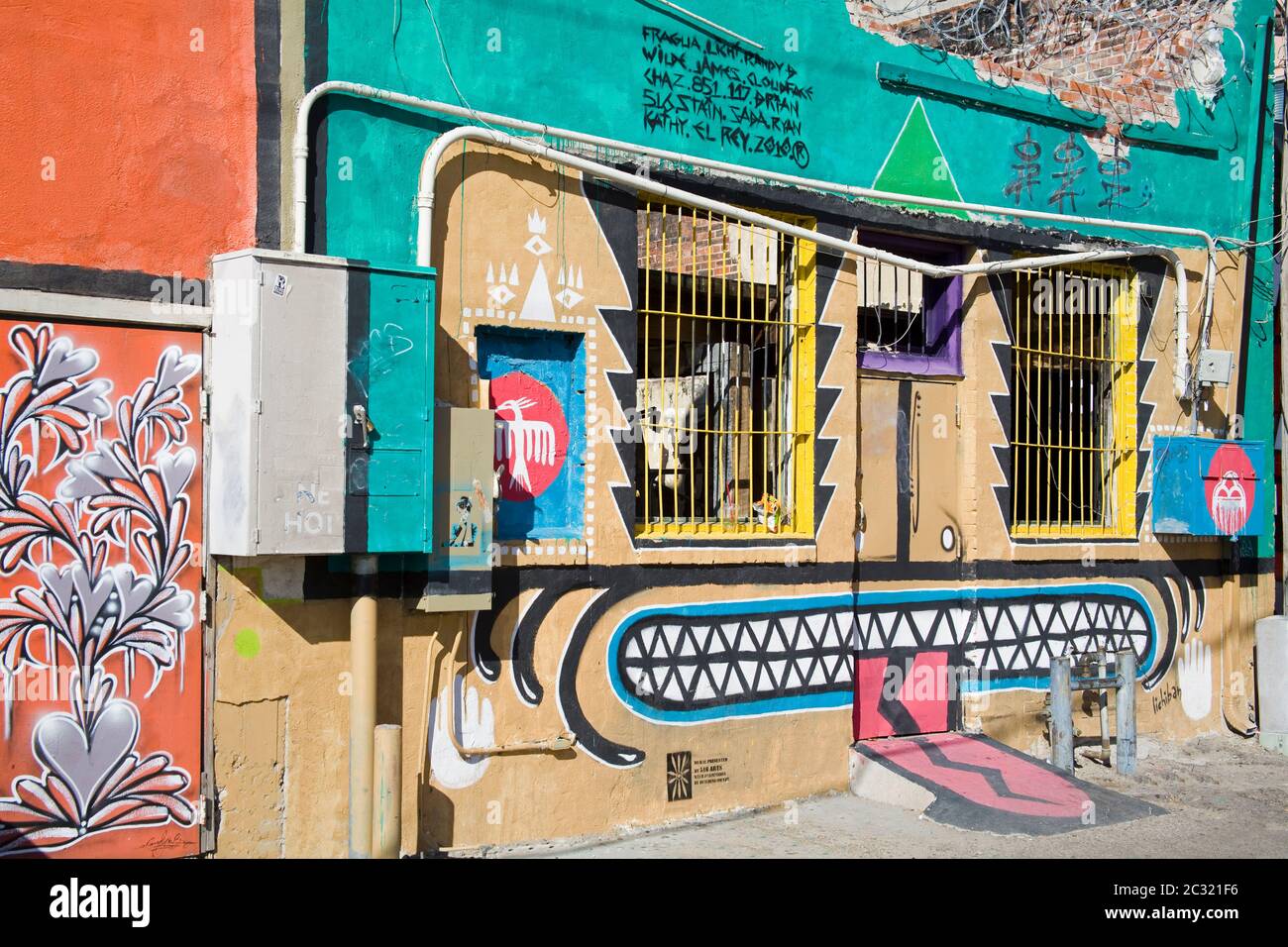 Murale sur un bâtiment abandonné dans le centre-ville d'Albuquerque, Nouveau-Mexique, États-Unis Banque D'Images