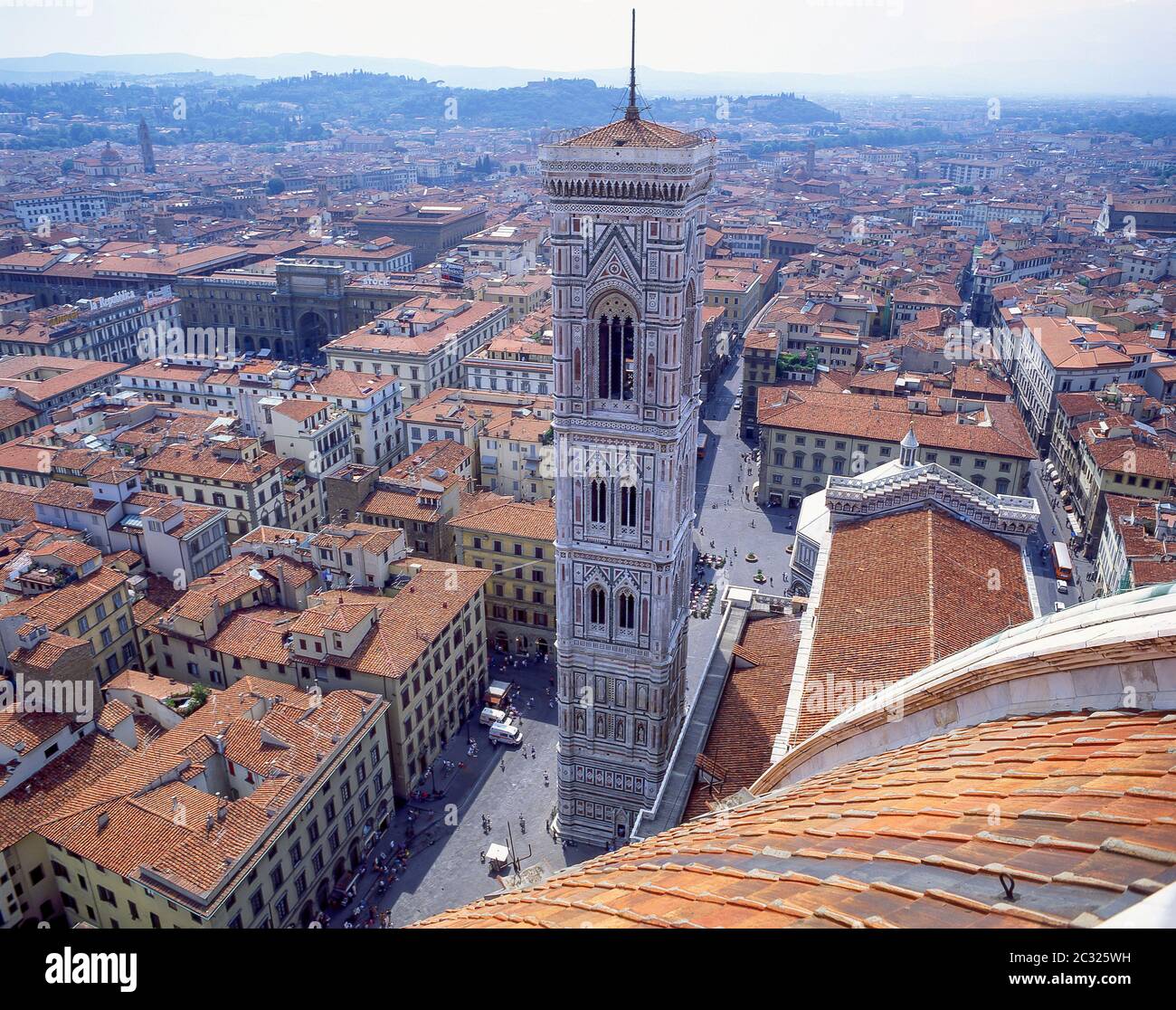 Vue panoramique de la vieille ville depuis la cathédrale de Santa Maria del Fiore (Duomo), Florence (Firenze), région Toscane, Italie Banque D'Images