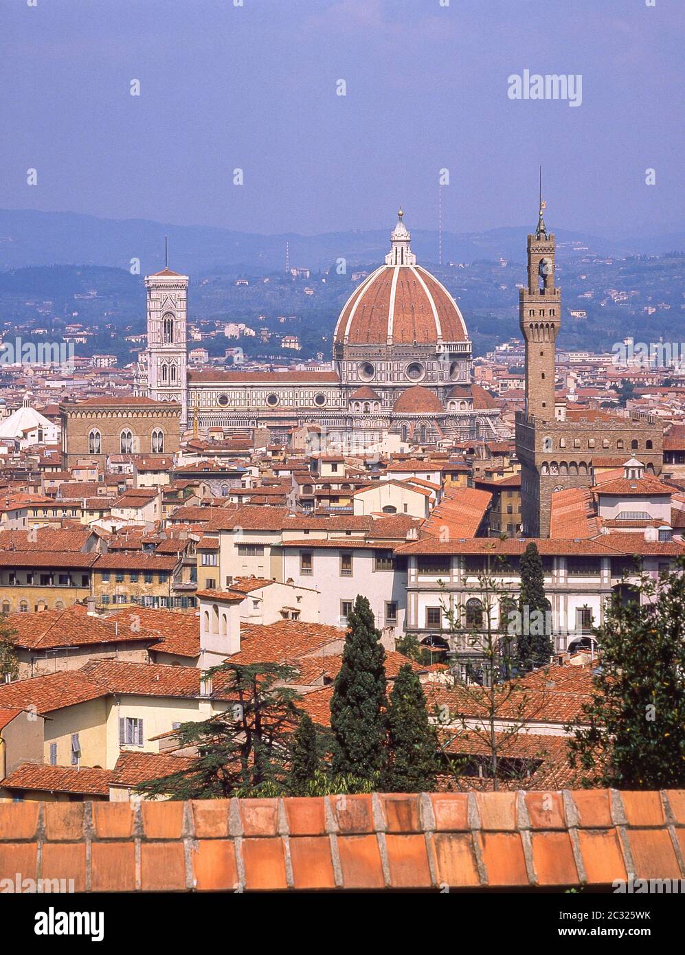 Vue sur la vieille ville depuis Piazzale Michelangelo, Florence (Firenze), région Toscane, Italie Banque D'Images