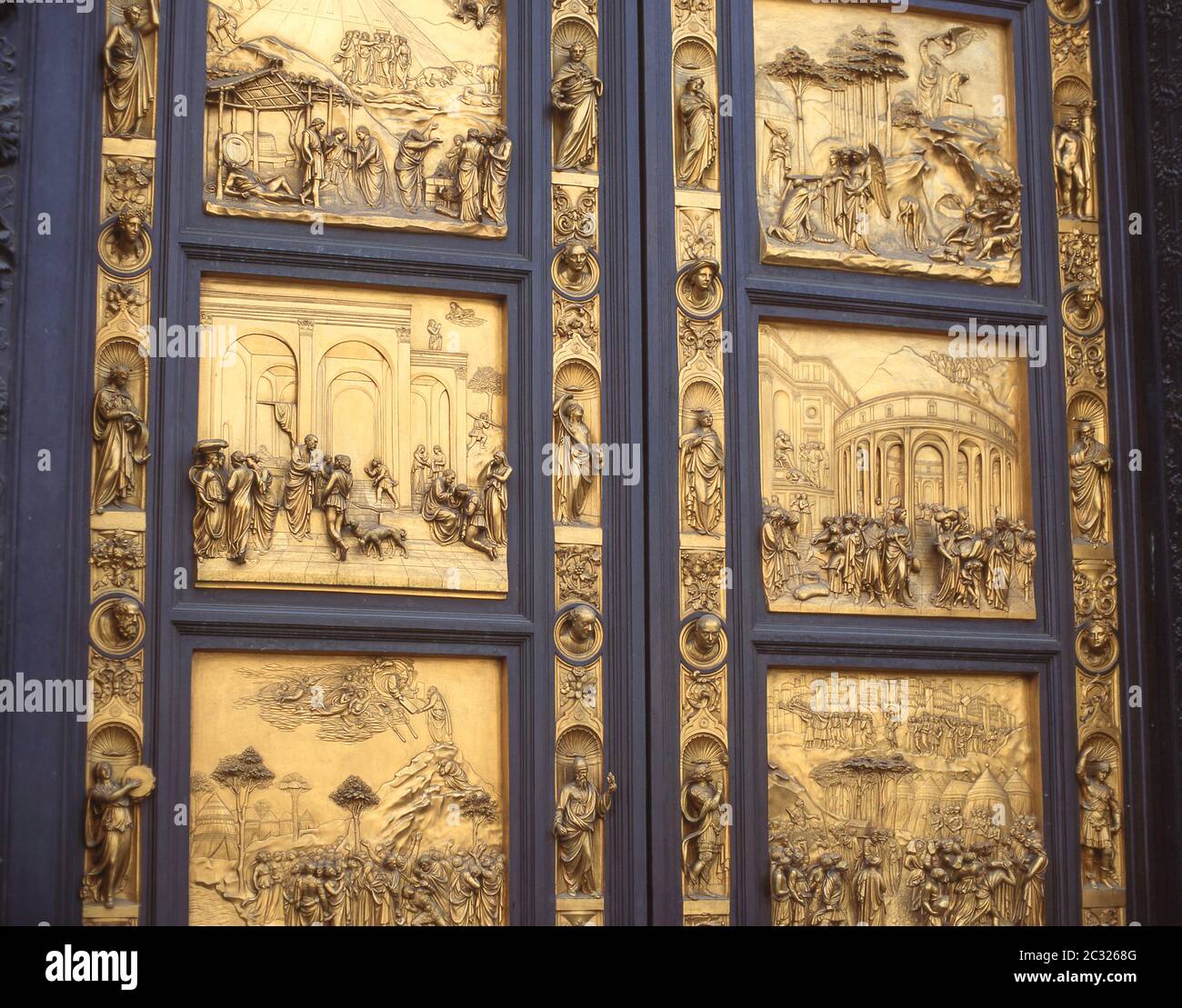 'Portes du Paradis' à l'entrée est du Baptême de la Cattedrale di Santa Maria del Fiore (Duomo), Florence (Firenze), région Toscane, Italie Banque D'Images
