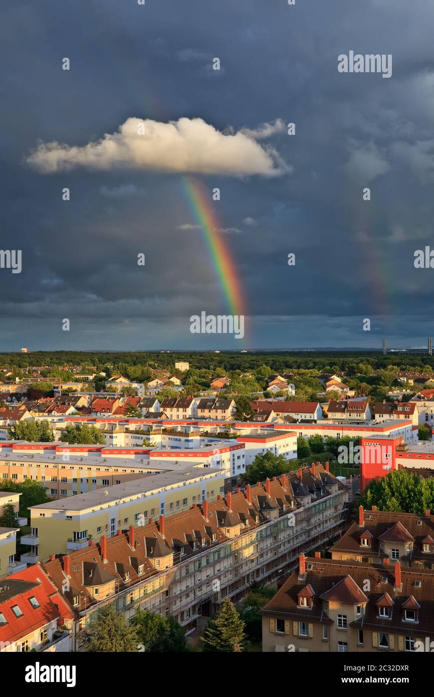 Rainbow sur Niederrad, Francfort Banque D'Images