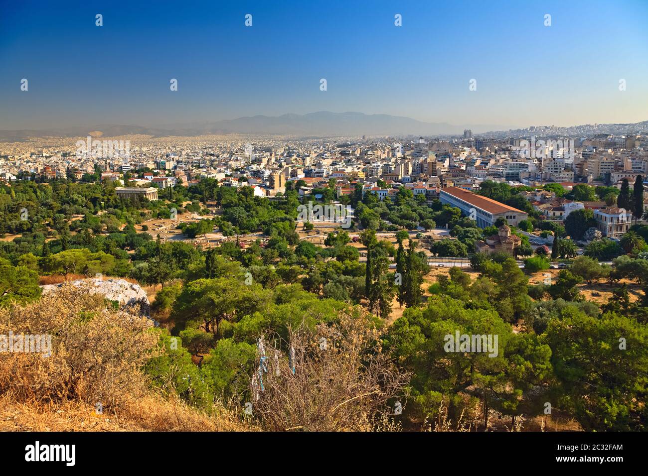 Vue sur Athènes depuis l'Acropole Banque D'Images Vue sur Athènes depuis l'Acropole Banque D'Images