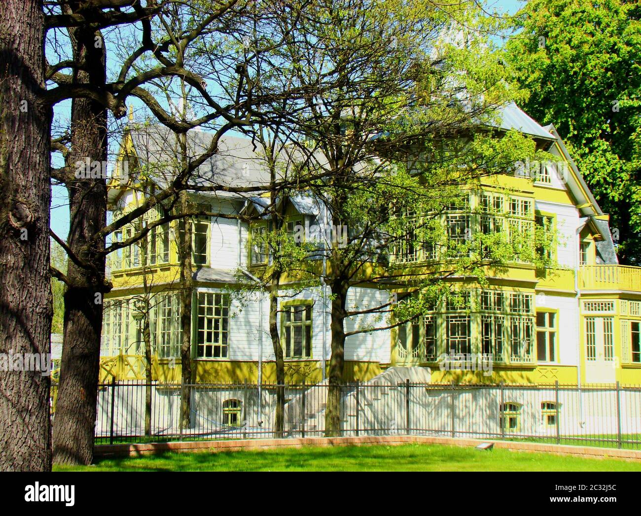 Ancienne villa en bois de la partie historique de ÅÃ³dÅº sous le nom de PopioÅ‚y Banque D'Images