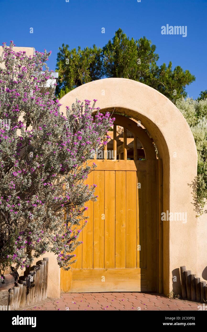 Porte dans le village de Old Mesilla, Las Cruces, Nouveau-Mexique, États-Unis Banque D'Images