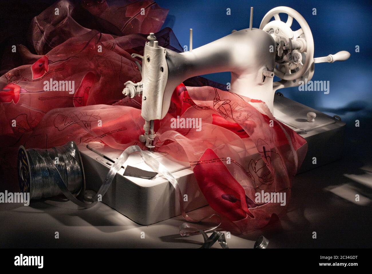 Machine à coudre et tissu Banque D'Images