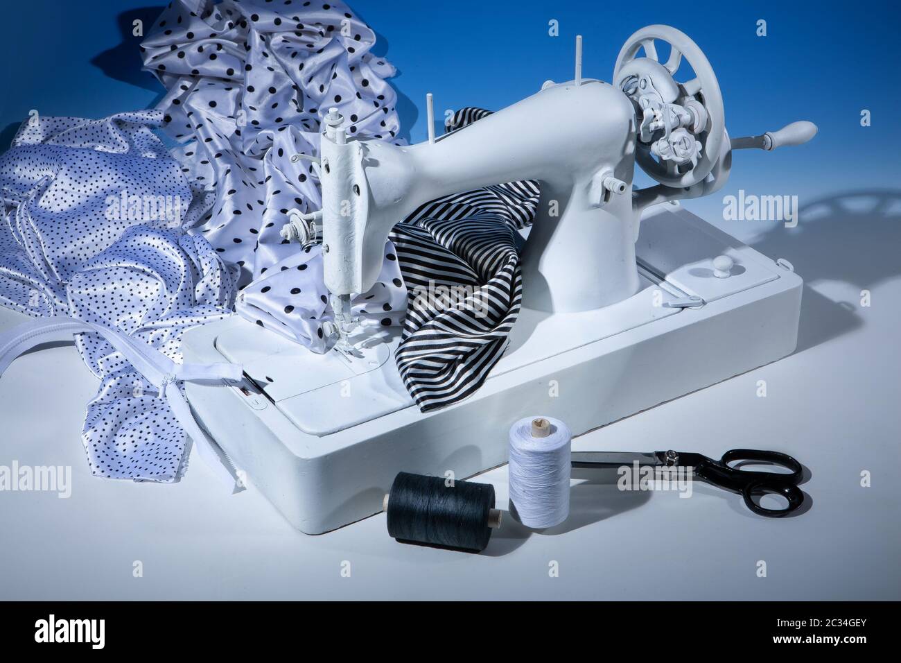 Machine à coudre et tissu Banque D'Images