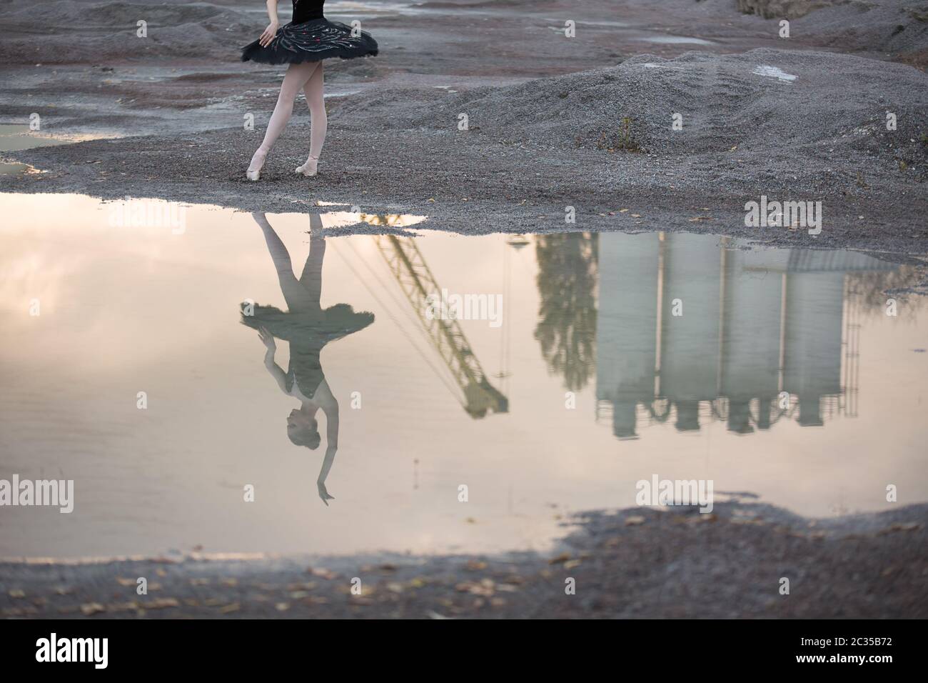 Ballerine sur le gravier Banque D'Images