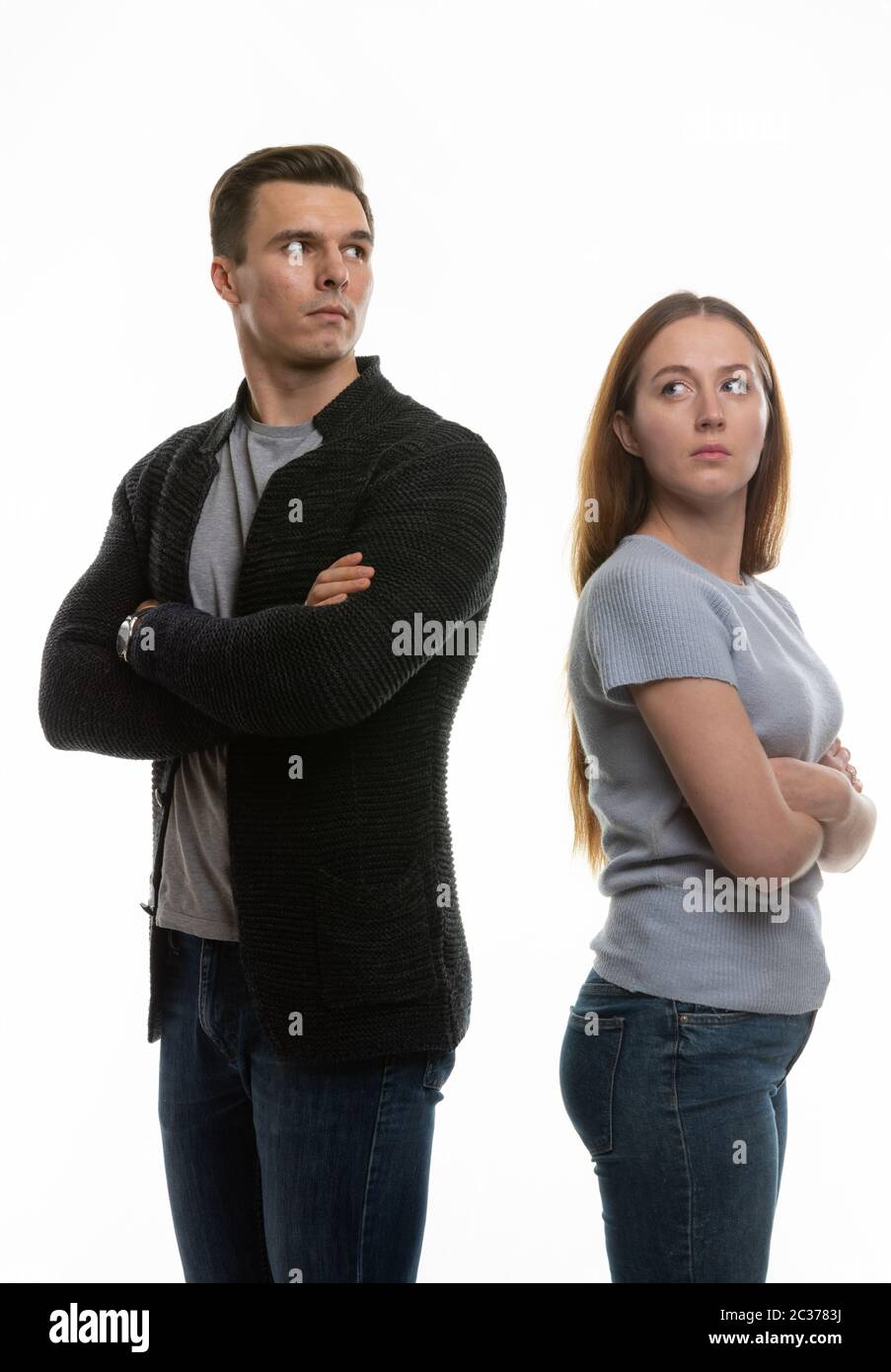Une femme et un homme dans un coup de pouce se regardent les uns les autres Banque D'Images