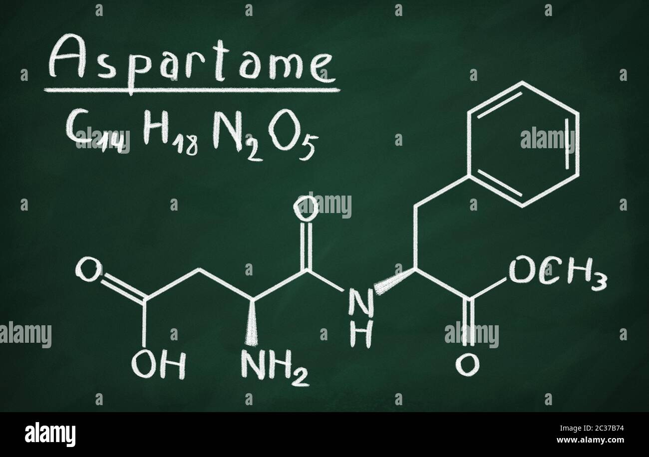 Formule chimique de l'Aspartame sur un tableau noir Banque D'Images