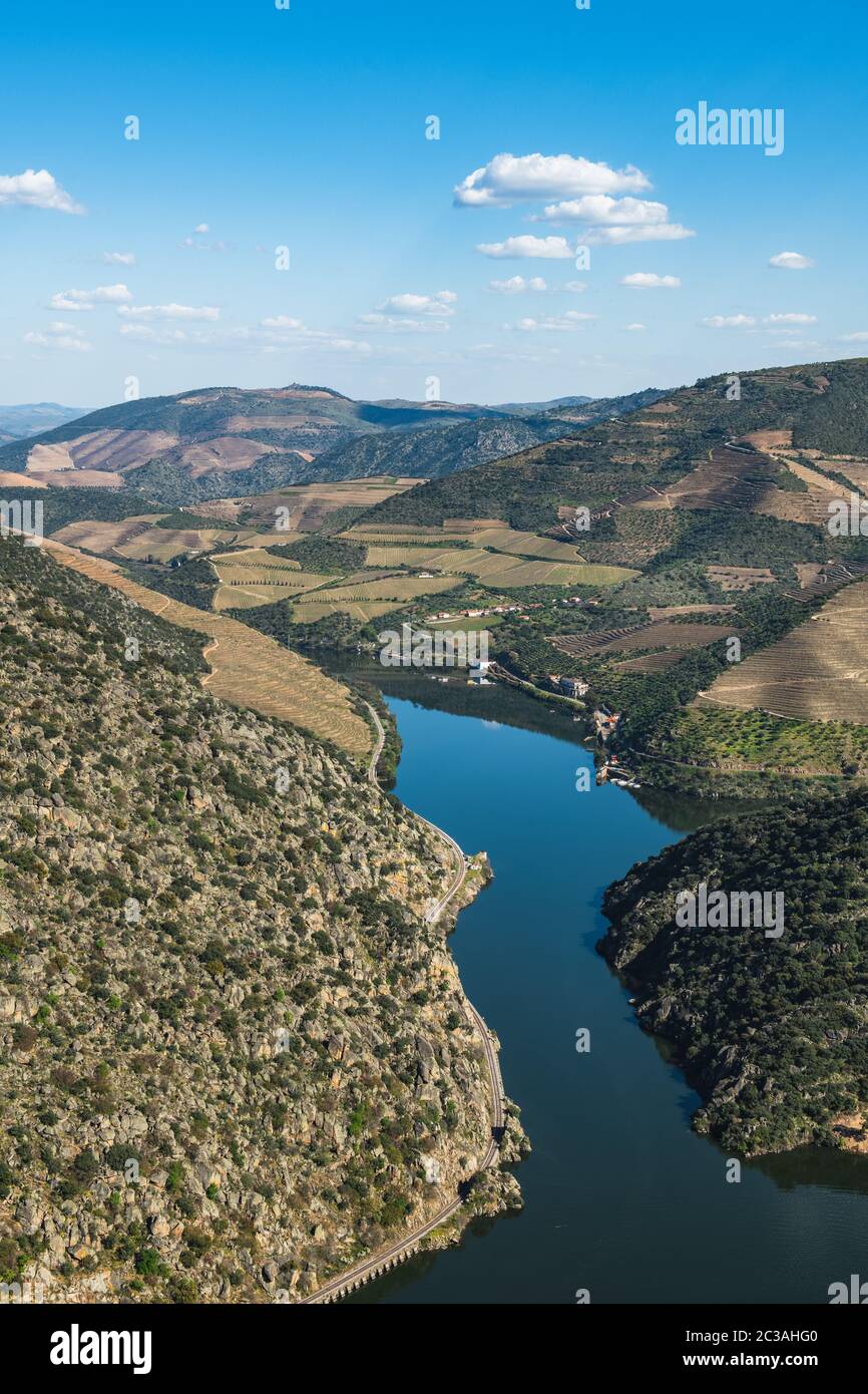 Paysage environnant près du village de Sao Joao da Pesqueira, Portugal. Concept de voyage au Portugal et les plus beaux endroits au Portugal. Banque D'Images