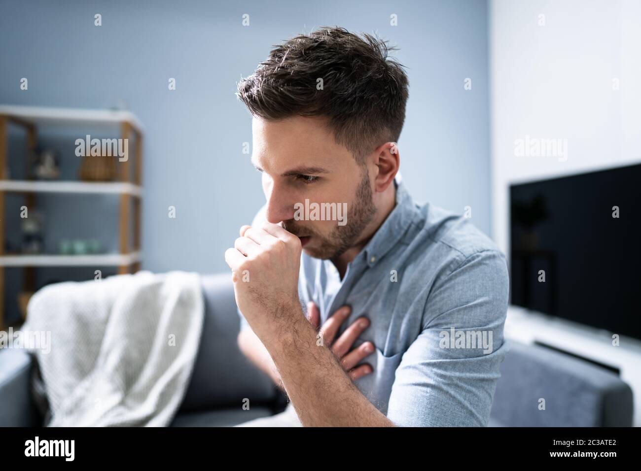 Portrait de l'homme souffrant de la toux Banque D'Images