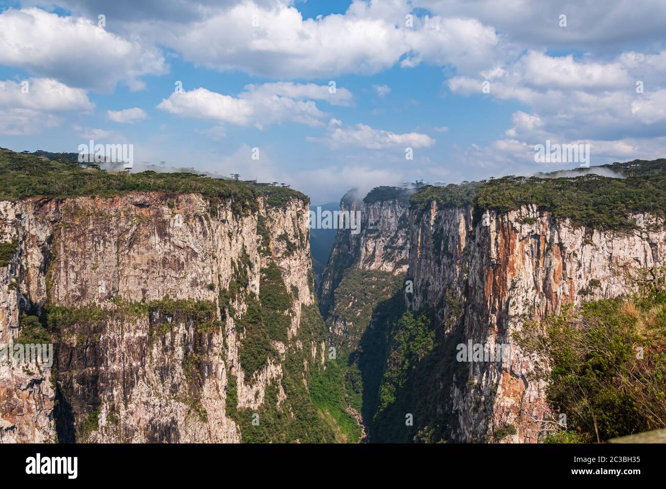 Parcs naturels dans les montagnes du Brésil Banque D'Images