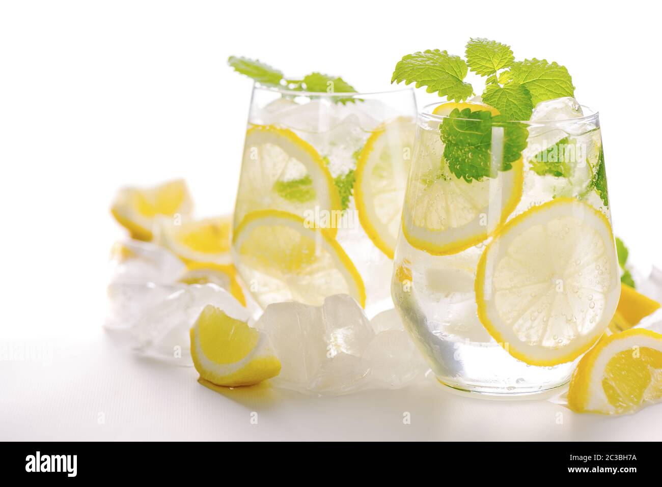 Boisson à la limonade dans un verre Banque D'Images