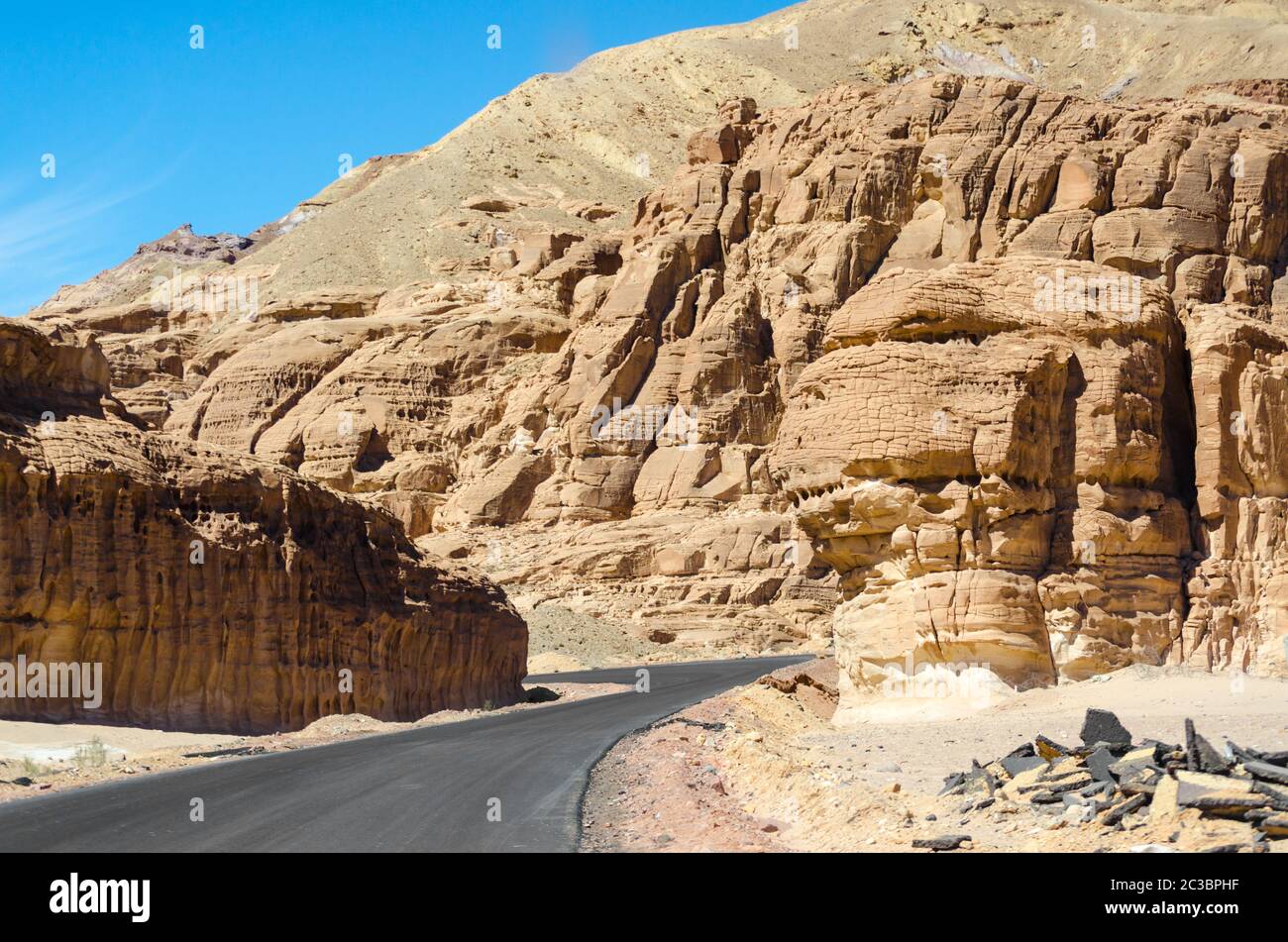 Tourner dans les montagnes en Egypte Dahab South Sinai Banque D'Images