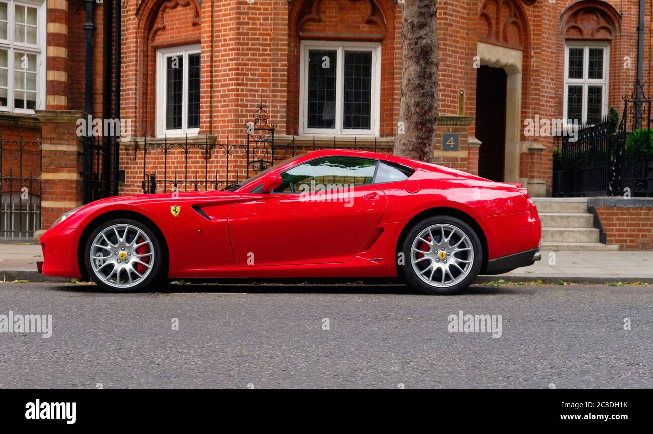 Ferrari 599 GTB Fiorano dans une rue de Kensington Londres Banque D'Images