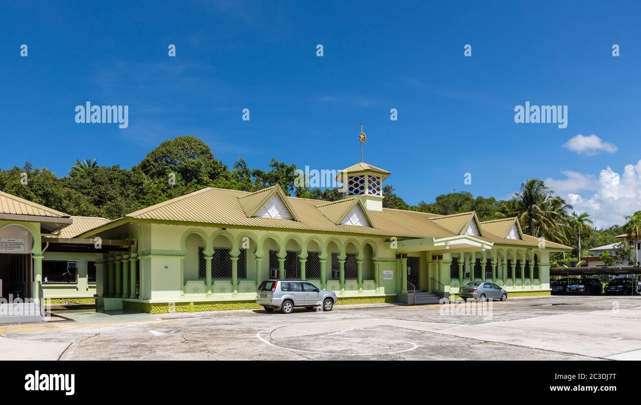 Tutong, Brunei - décembre 4 2018 : Département des affaires de l'Islam, district de Tutong (malais : Pejabat Hal Ehwal Ugama Daerah Tutong) Banque D'Images