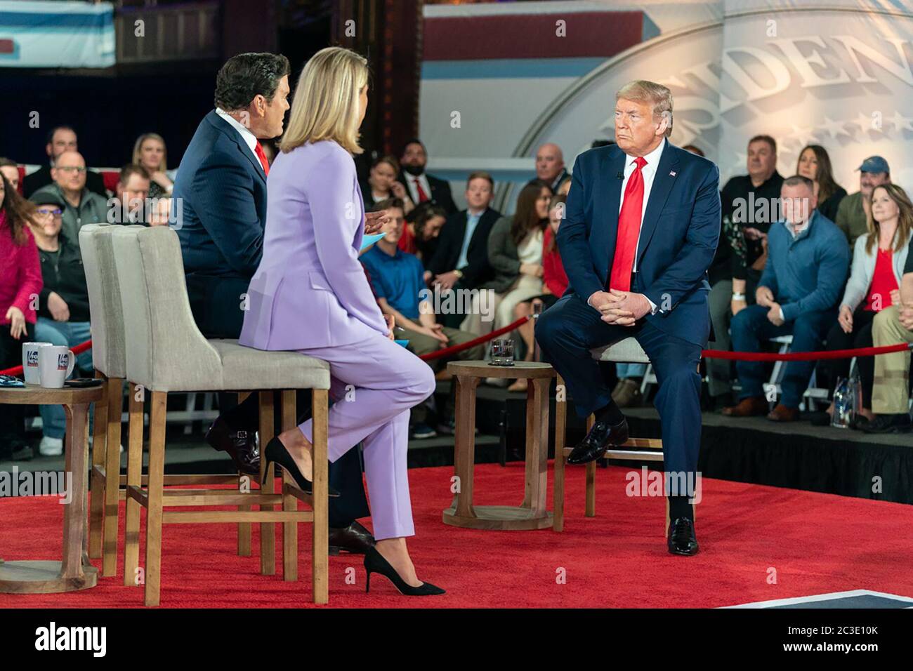 Le président Donald J. Trump participe à une rencontre en direct avec les modérateurs Brit Baier et Martha MacCallum, au centre culturel de Scranton, en Pennsylvanie, le jeudi 5 mars 2020. Banque D'Images