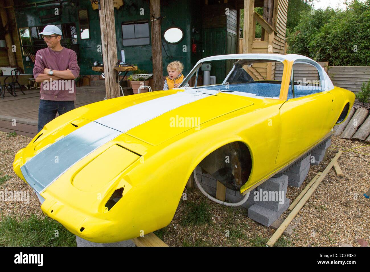 Bain à remous classique de Lotus Elan +2 en construction. Medstead, Alton, Hampshire, Angleterre, Royaume-Uni. Banque D'Images