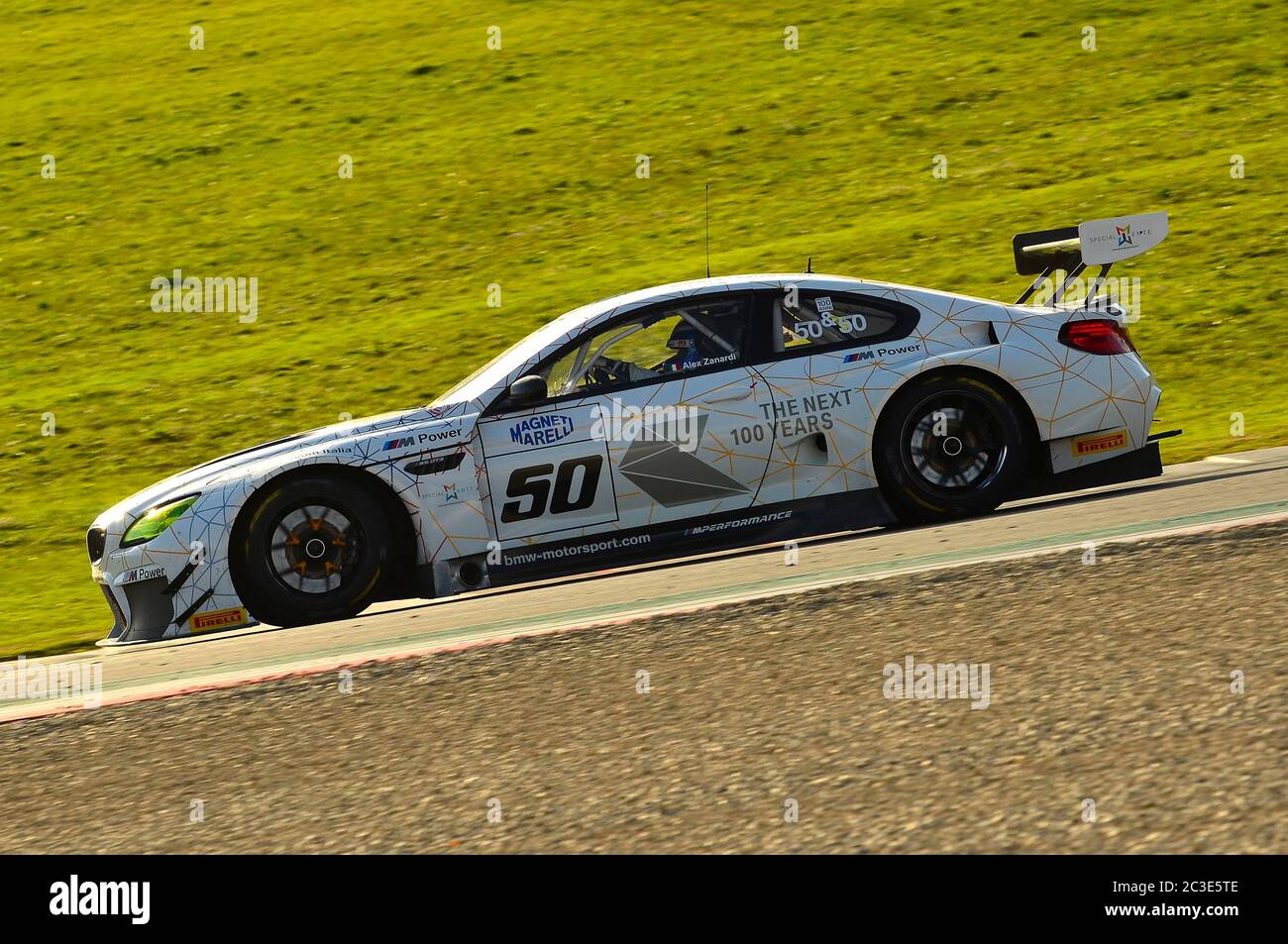 Circuit Mugello, Italie - 17 juillet 2016 : BMW M6 GT3 de l'équipe BMW Italia, conduite par Alex Zanardi, Campionato Italiano GT au circuit Mugello. Banque D'Images