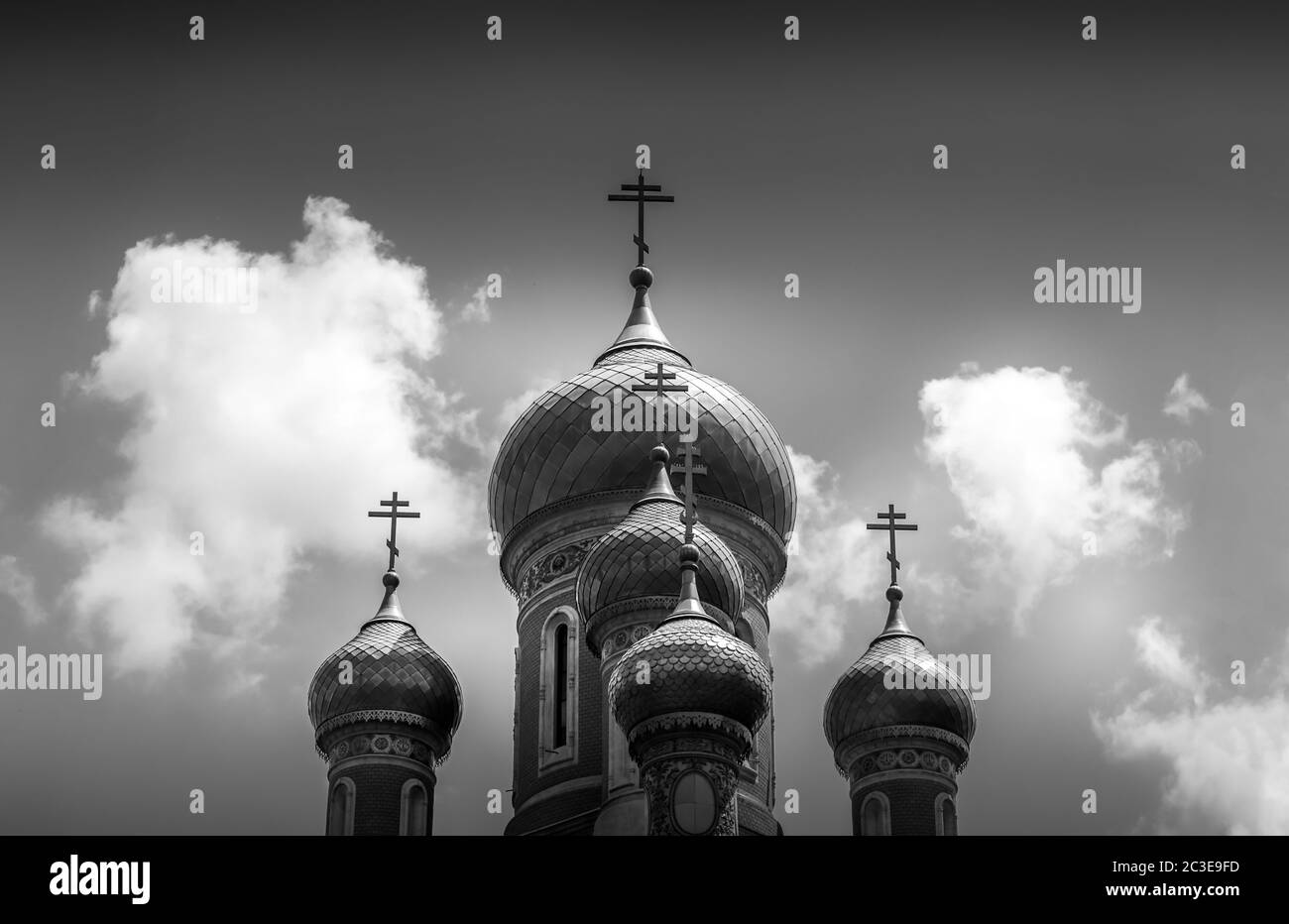 Classique russe église chrétienne orthodoxe plaqué or gros plan en noir et blanc photographie Banque D'Images