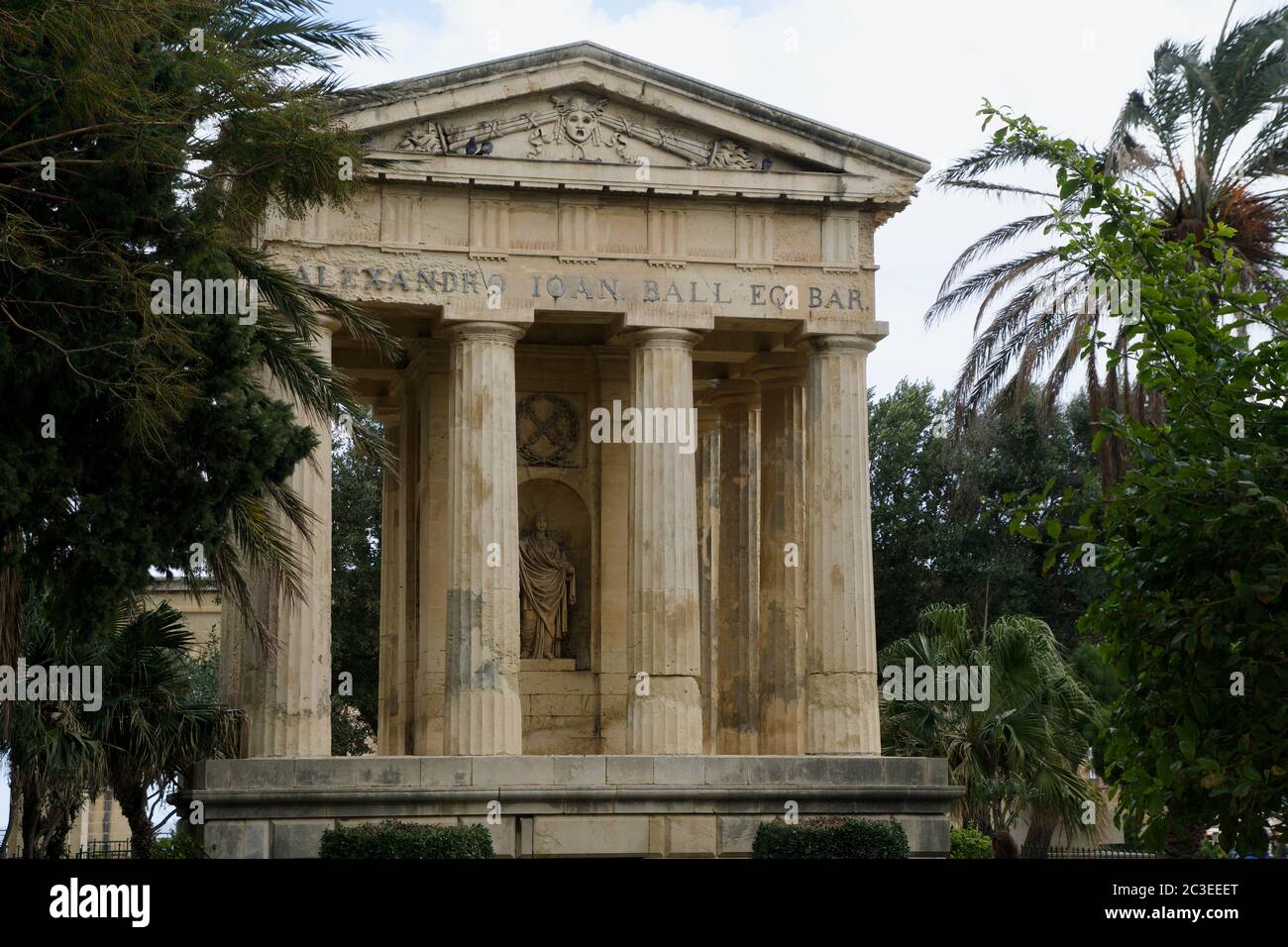 VALLETTA, MALTE - 31 décembre 2019 : monument au Sir Alexander ball dans les jardins de la Basse-Barrakka en hiver Banque D'Images