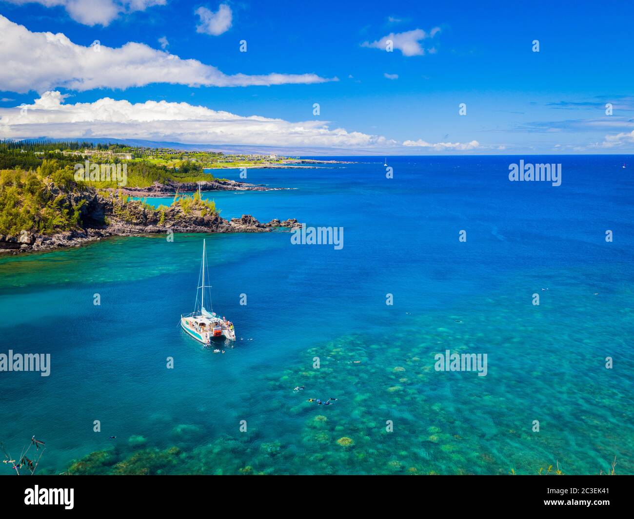 Paysage de la baie de la ville de Maui à Hawaï. La baie de la ville de la ville de la ville de la ville de la ville de la ville de Kapalua, située au nord de Kapalua, à l' Plongée en apnée paradis récifs coralliens à mar Banque D'Images