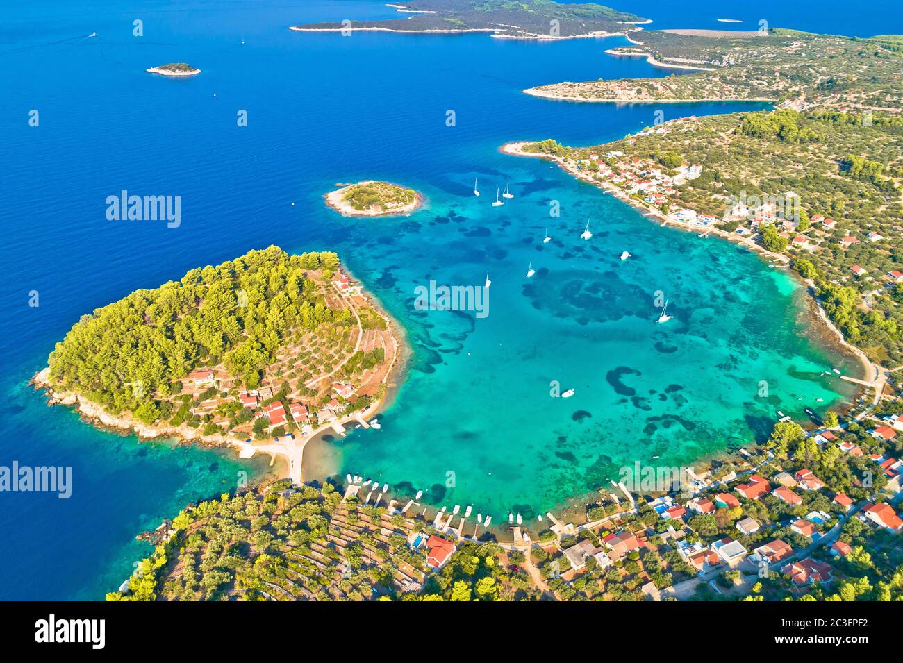 Île de Korcula. Vue aérienne de la baie de Gradina, baie de voile sur l'île de Korcula Banque D'Images