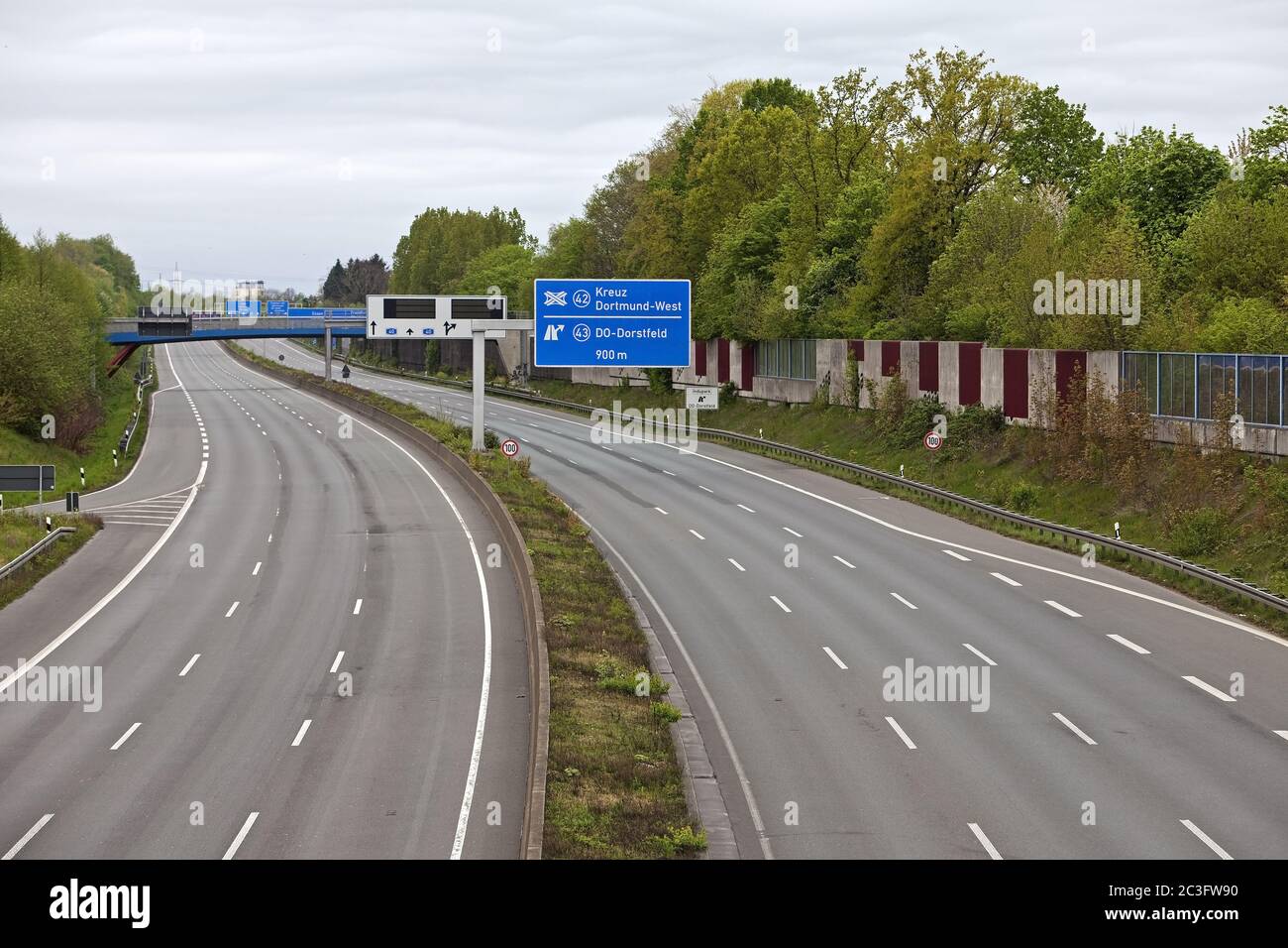 Autoroute vide A 40, avril 2020, Corona, Corona virus, Corona crise, Dortmund, Allemagne, Europe Banque D'Images