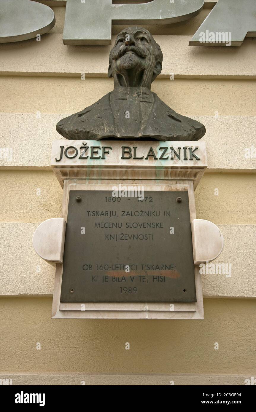 Buste en bronze de l'imprimeur et éditeur slovène Jozef Blaznik (1800 - 1872) par le sculpteur Stojan Batič, Ljubljana, Slovénie Banque D'Images