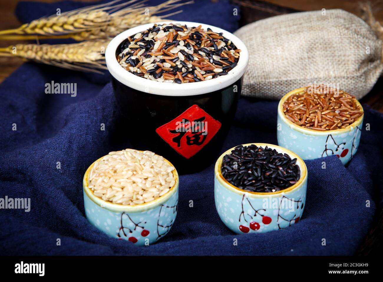 Sortes Riz Riz multi grains Banque de photographies et d’images à haute résolution ...
