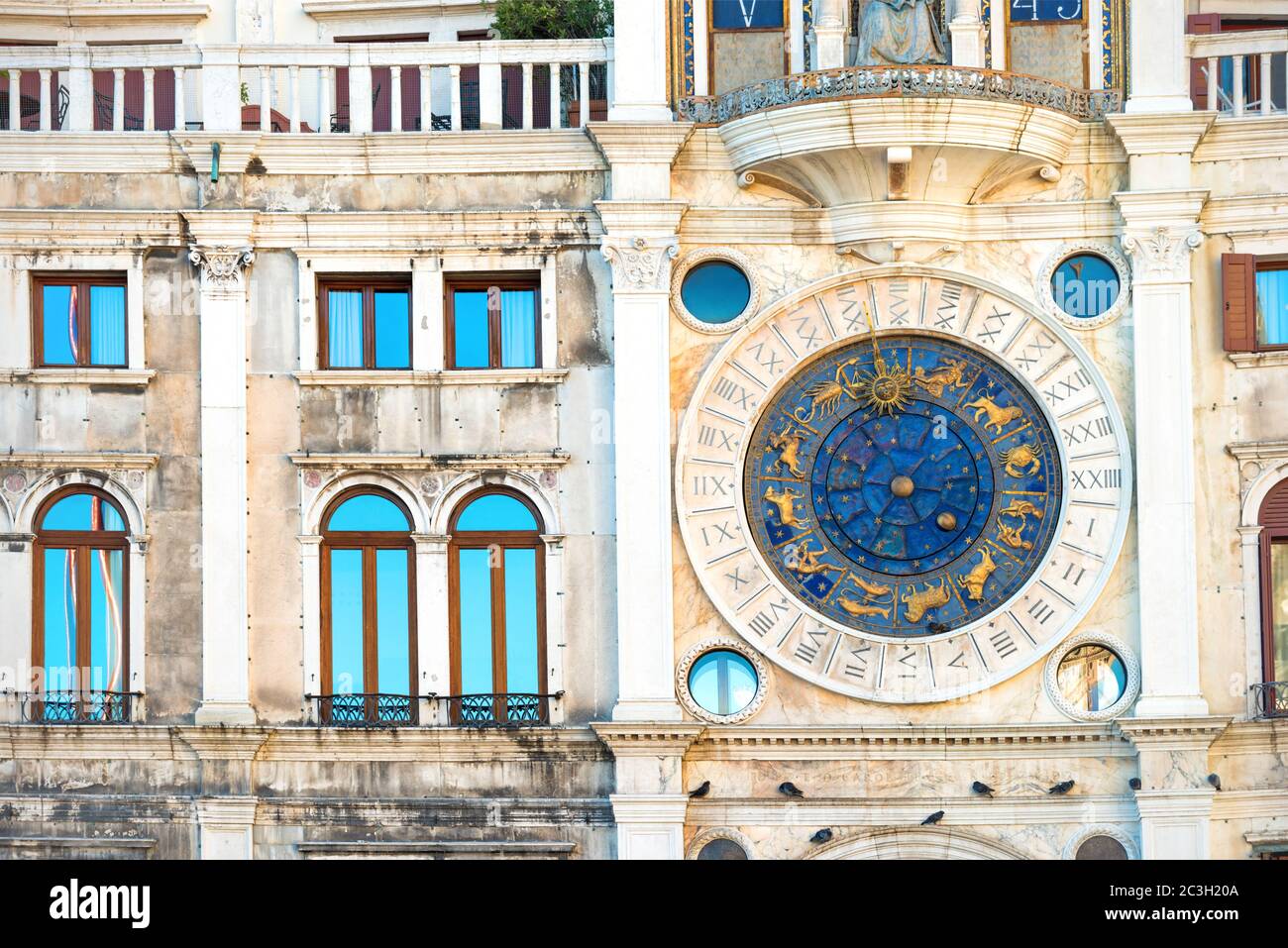 Réveil sur St Mark's Clocktower Banque D'Images