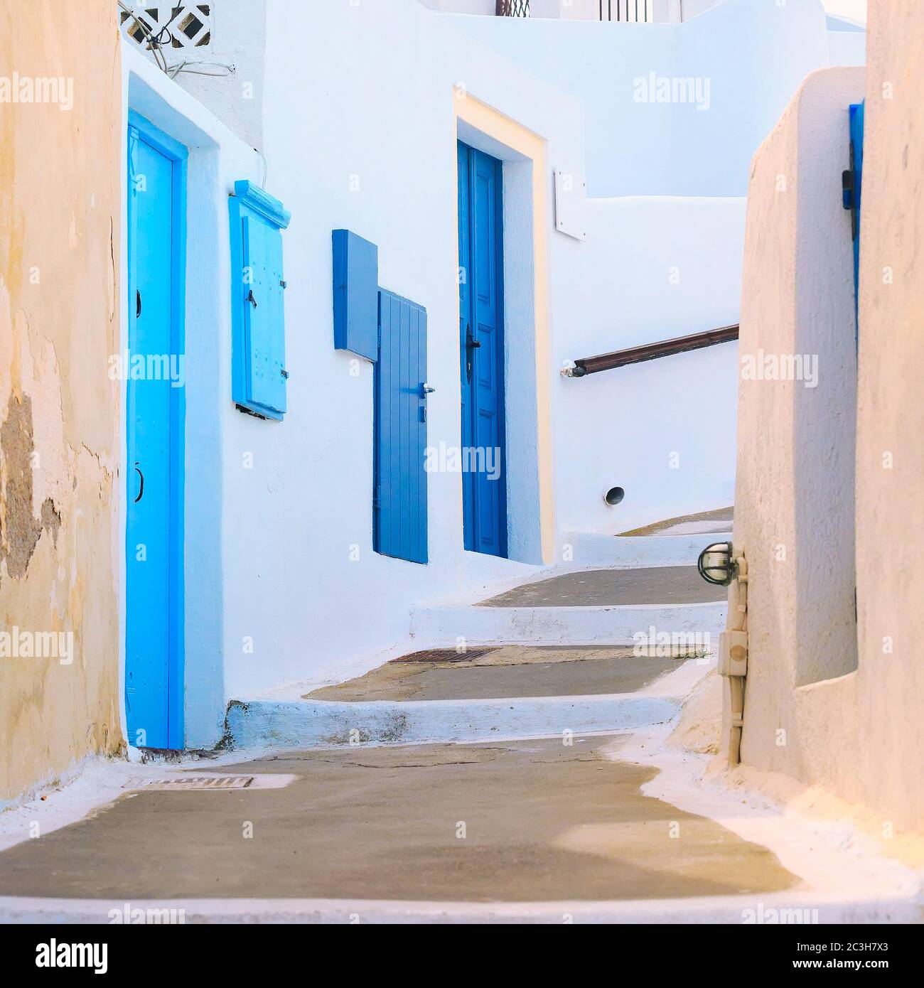 Maison grecque blanche et bleue, Grèce, Cyclades Banque D'Images