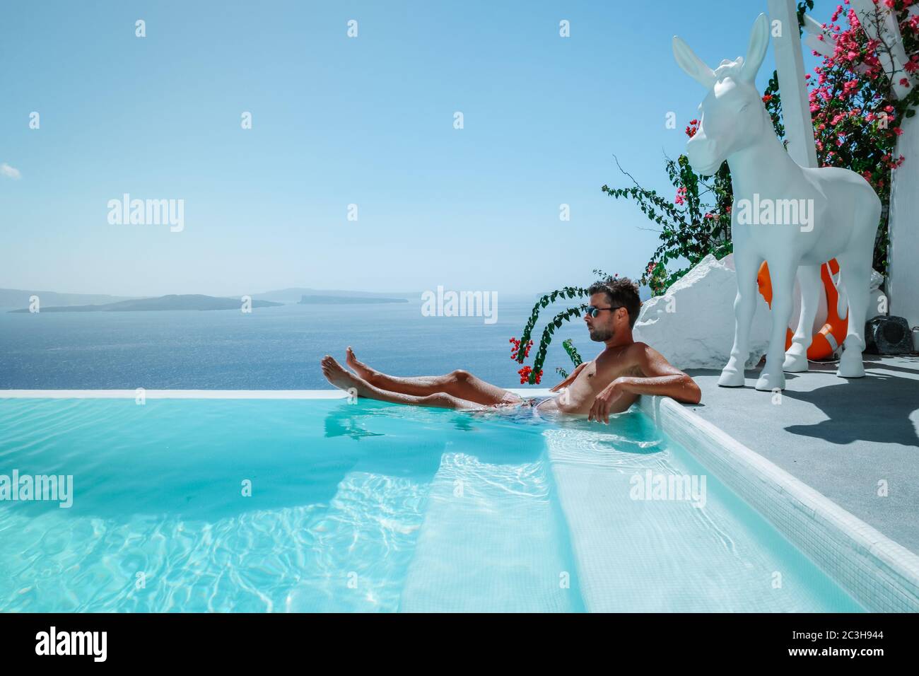 Oia Santorini Grèce 15 septembre 2017, hôtels de luxe avec piscine à débordement à l'île grecque Santorini Banque D'Images