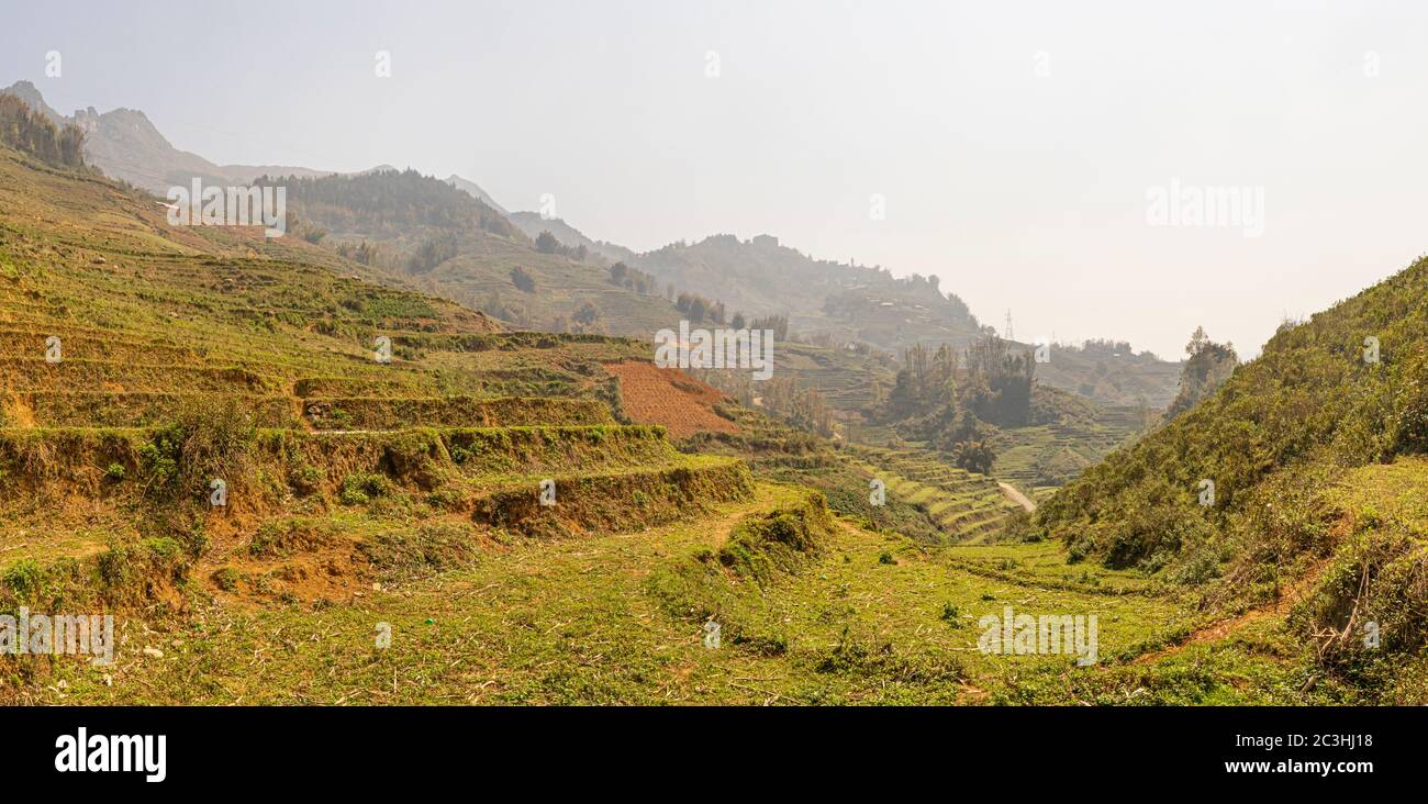 De magnifiques rizières en terrasse pendant la saison sèche dans le district de Sapa (sa Pa) de la province de Lào Cai dans la région nord-ouest du Vietnam, à proximité Banque D'Images
