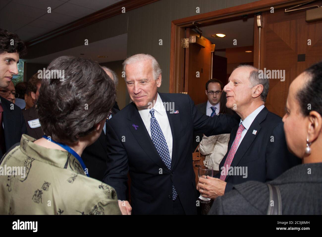 Chicago, Illinois, États-Unis. 10 octobre 2008. Le sénateur et candidat à la vice-présidence Joe Biden rencontre des partisans de la Conférence sur le leadership féminin à l'hôtel Sheraton Chicago. Banque D'Images