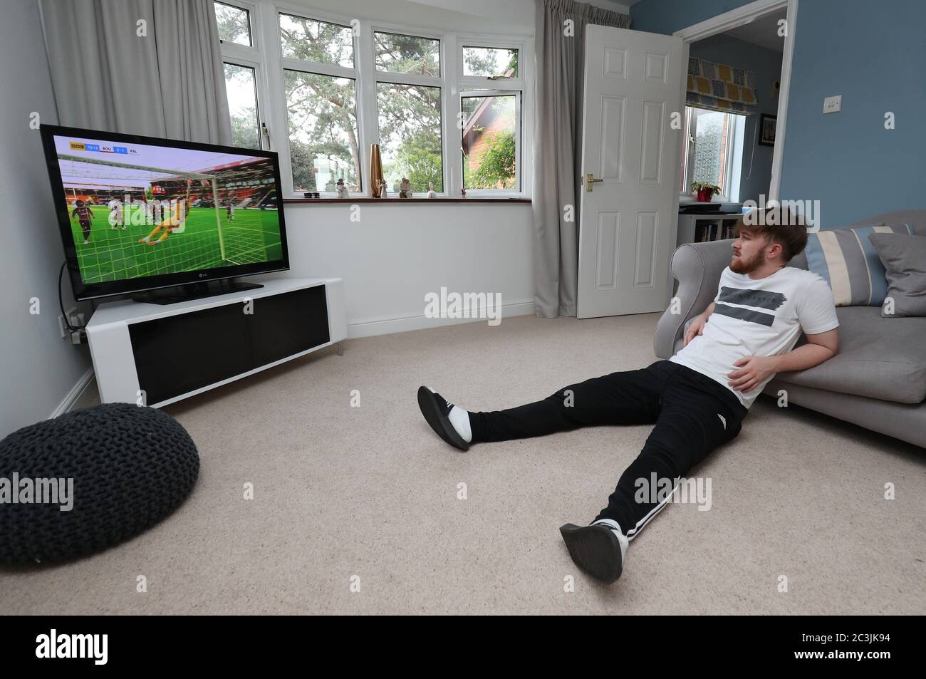 Jack Davies regarde le match BBC du match de la première ligue Day Live entre l'AFC Bournemouth et Crystal Palace. Banque D'Images