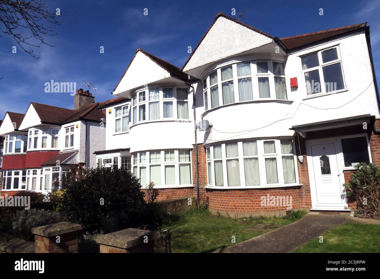 Maisons mitoyennes dans la banlieue de Londres, dans le nord de Finchley Londres, en Angleterre Banque D'Images