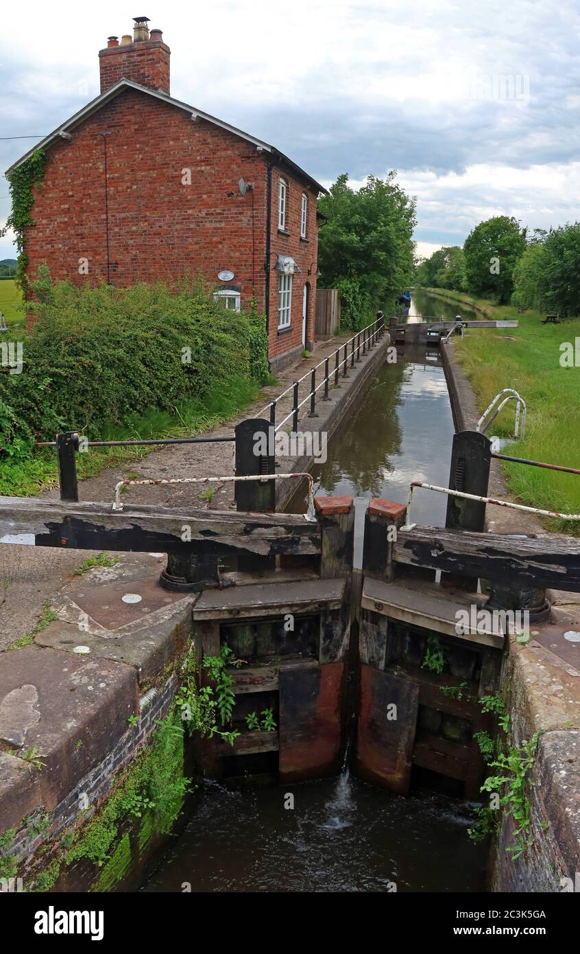 Marbury Lock No 10, Lock-Keeper's Cottage, School Lane, Marbury, Whitchurch, Cheshire, Angleterre, Royaume-Uni, SY13 4HS Banque D'Images