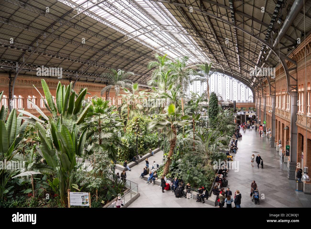 MADRID, ESPAGNE. 20 FÉVRIER 2020. À l'intérieur de la gare Atocha de Madrid, en Espagne Banque D'Images