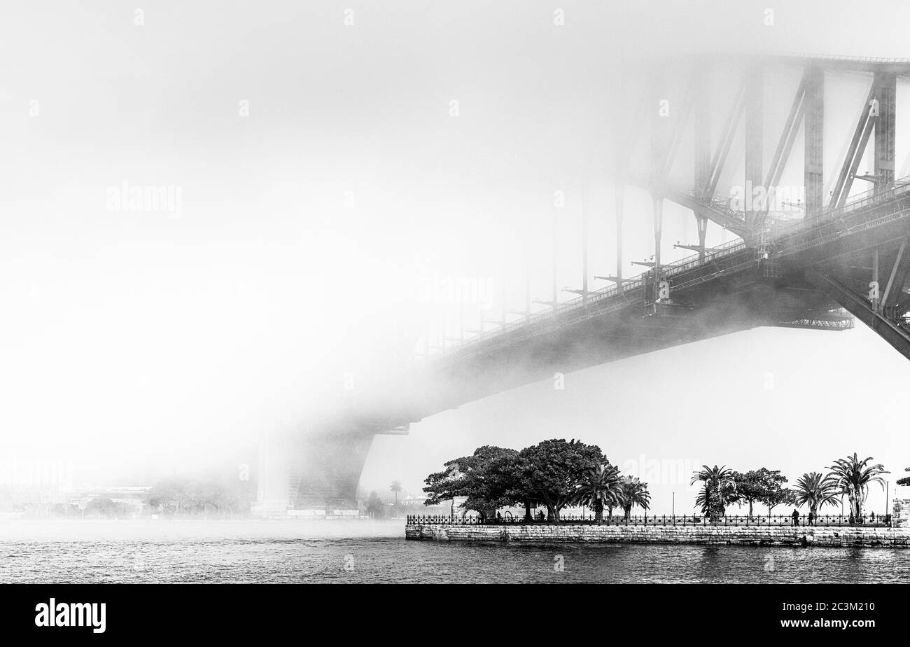 Brouillard sur le pont du port de Sydney Banque D'Images