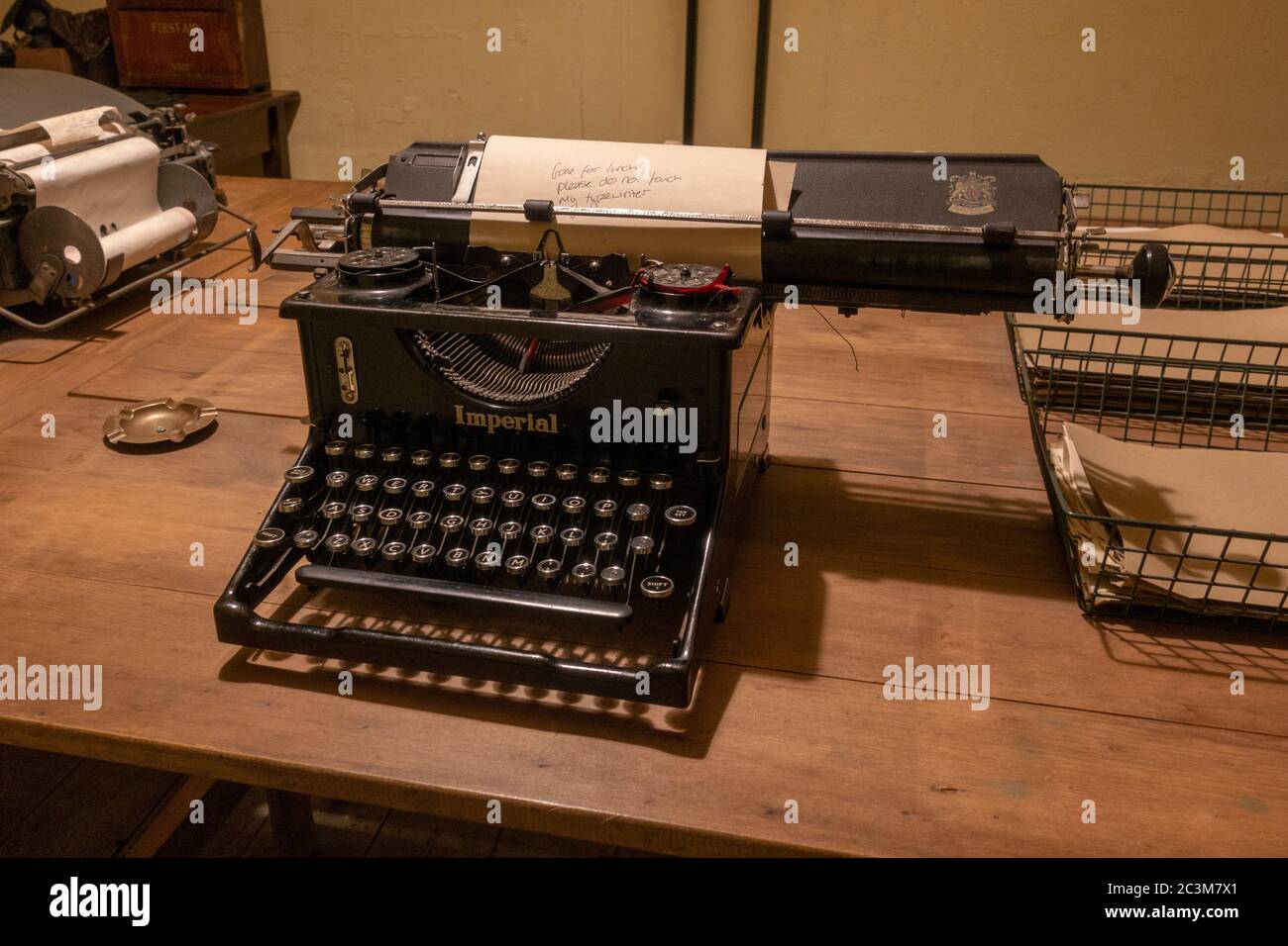 Machine à écrire impériale dans la salle de téléimprimeur de Hut 3 à Bletchley Park, Bletchley. Buckinghamshire, Royaume-Uni. (Fév 2020) Banque D'Images