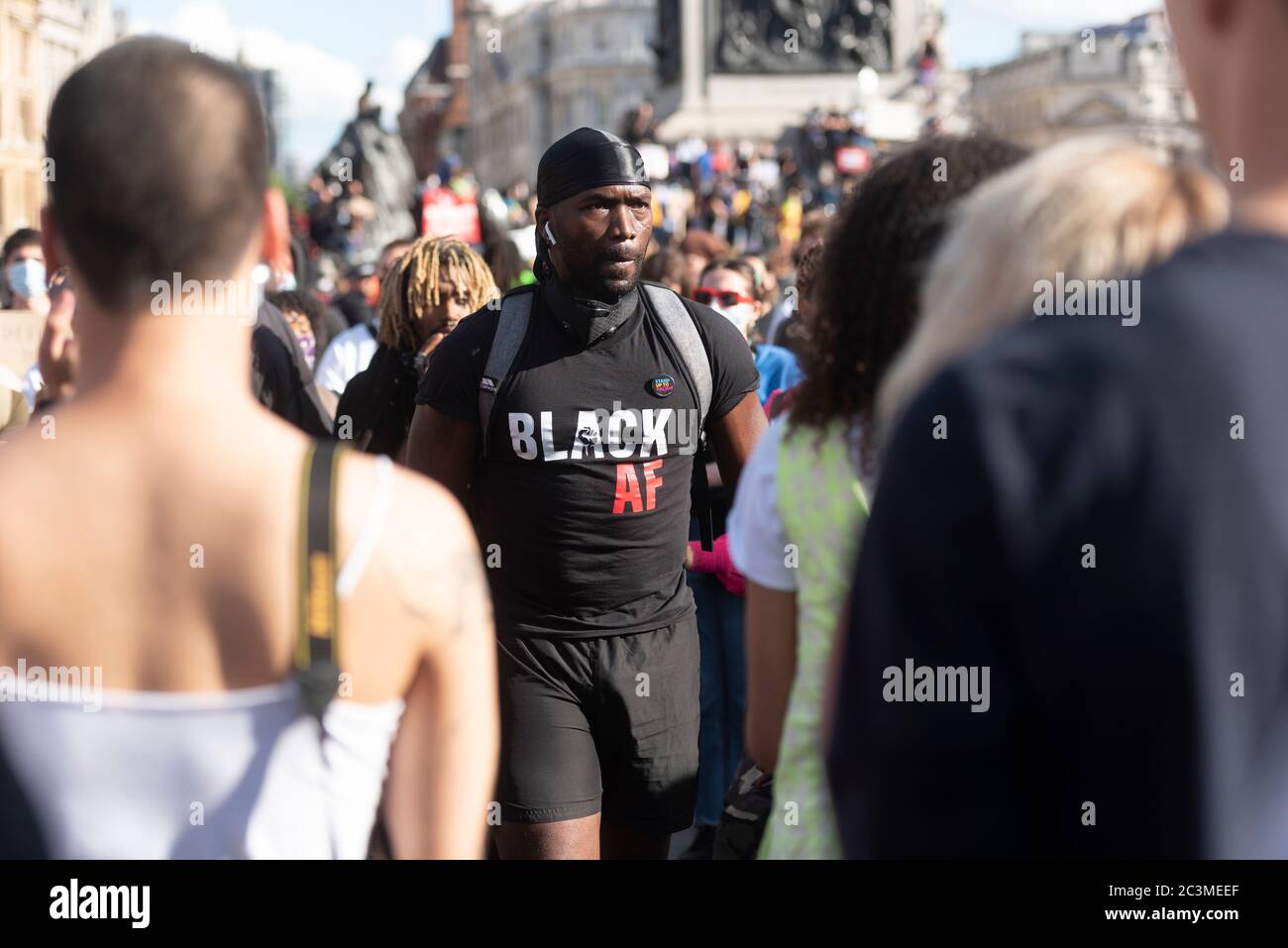 21 juin 2020. Londres, Royaume-Uni. Les manifestants participent à une manifestation organisée par le groupe Black Lives Matter pour l'américain George Floyd à Londres, en Grande-Bretagne, le 20 juin 2020. Il est mort alors qu'il était arrêté par la police américaine Derek Chauvin et a provoqué des troubles civils dans certaines villes américaines. Photo de Ray Tang/Ray Tang Media Banque D'Images