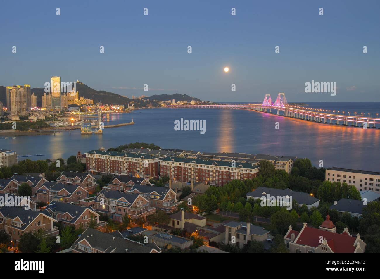 Le paysage de la baie de Xinghai à la fin de l'été, Dalian, Chine Banque D'Images