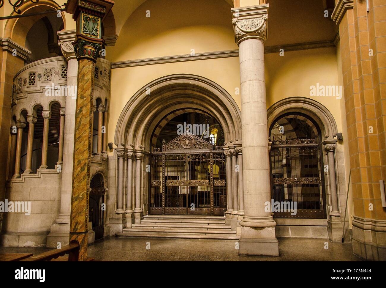 L'église Saint François d'Assise, également connue sous le nom d'église jubilée de l'empereur et l'église du Mexique, est une église catholique de style basilique à Vienne. Banque D'Images