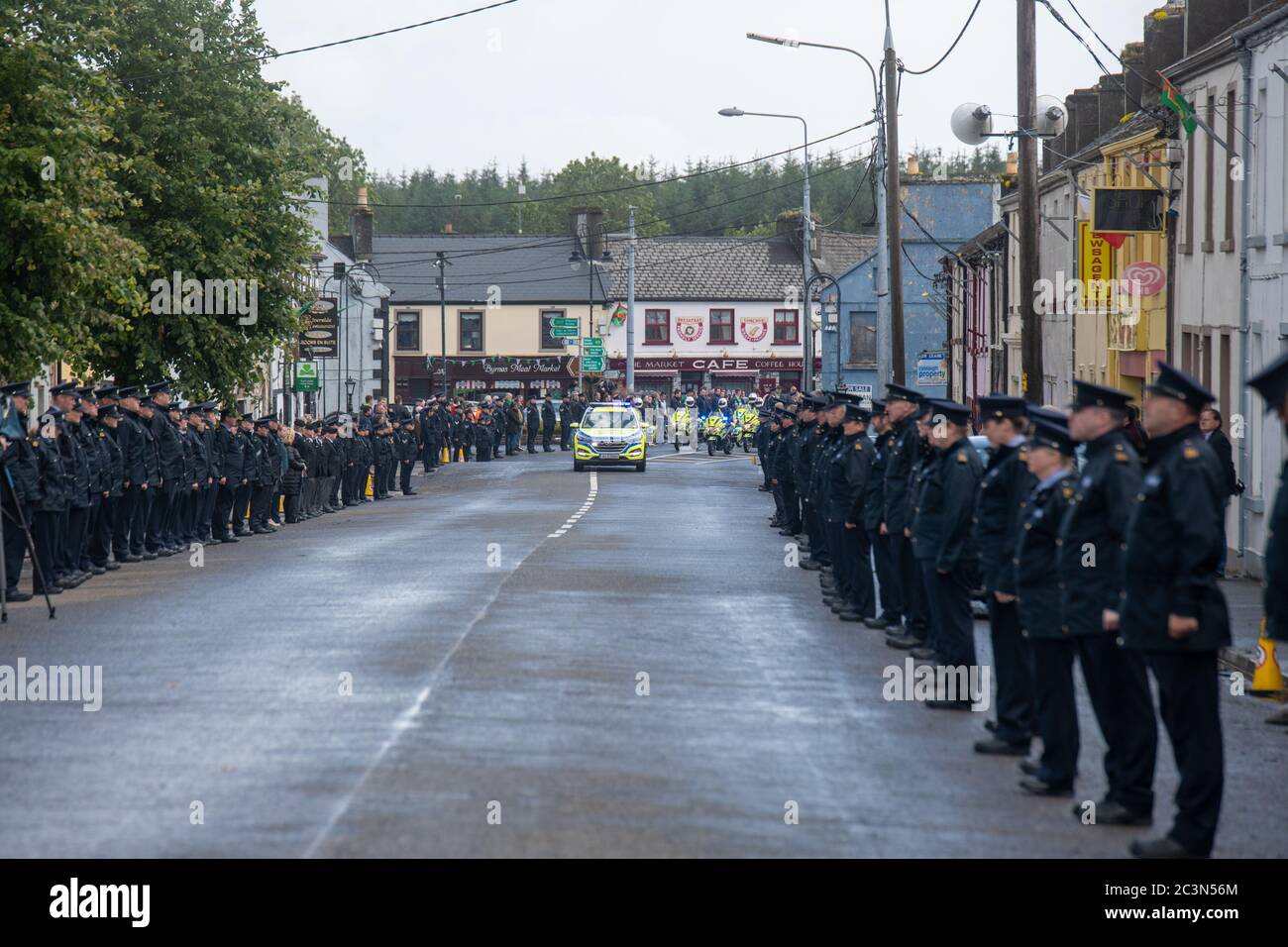 Charlestown, Co Mayo, Irlande. 21 juin 2020. Le détective Garda Colm Horkan a été mis au repos aujourd'hui avec des milliers de personnes qui ont payé leur respect à la Garda assassinée. Stuart Silver, 44 ans, reste en détention pour suspicion de meurtre de Garda Horkan. Crédit : Actualités en direct Eoin Healy/Alay Banque D'Images