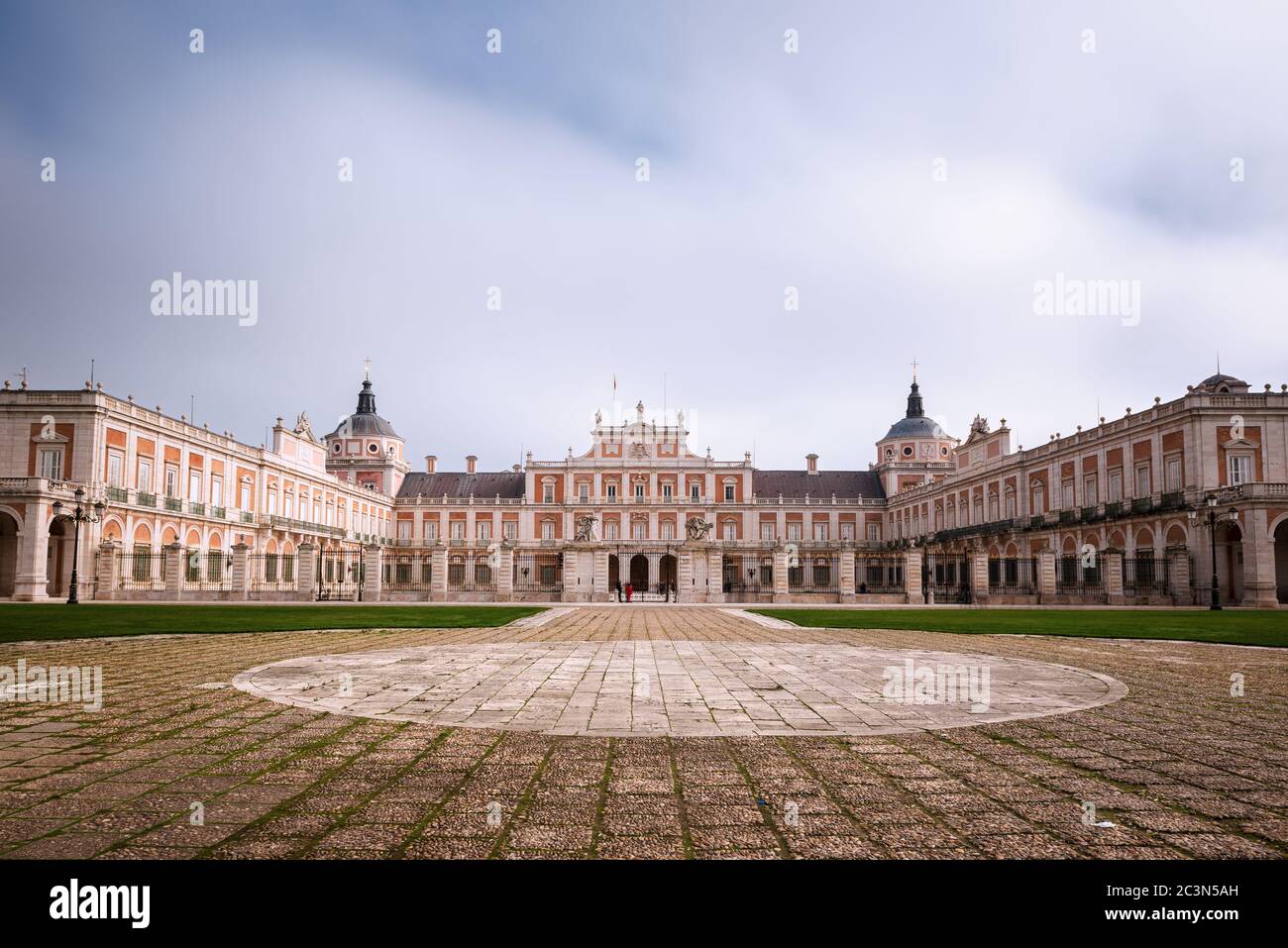 Cour du Palais Royal d'Aranjuez, résidence officielle du Roi d'Espagne dans la région de Madrid. Banque D'Images