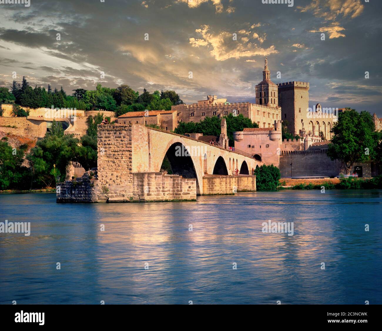 FR - PROVENCE : Pont Saint Bénézet en Avignon Banque D'Images