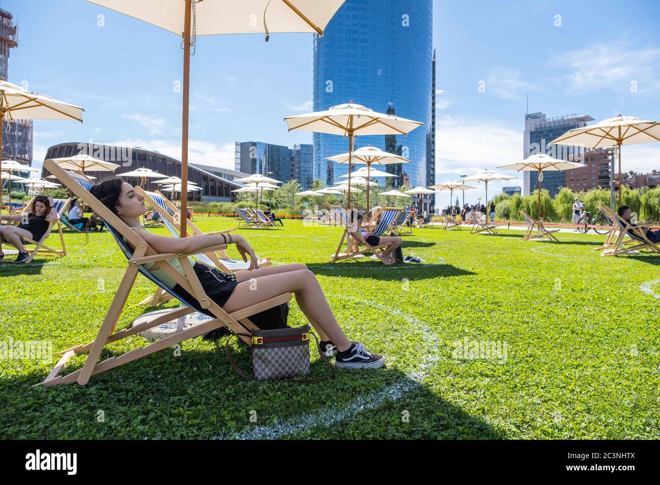 Milan, première journée de Lido Bam à la Biblioteca degli Alberi. (Francesco Bozzo/Fotogramma, Milan - 2020-06-21) p.s. la foto e' utilizzabile nel rispetto del contento in cui e' stata scattata, e senza intento diffamatorio del decoro delle persone rappresentate Banque D'Images